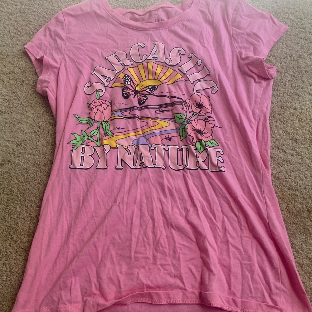 Pink graphic tee from wound up